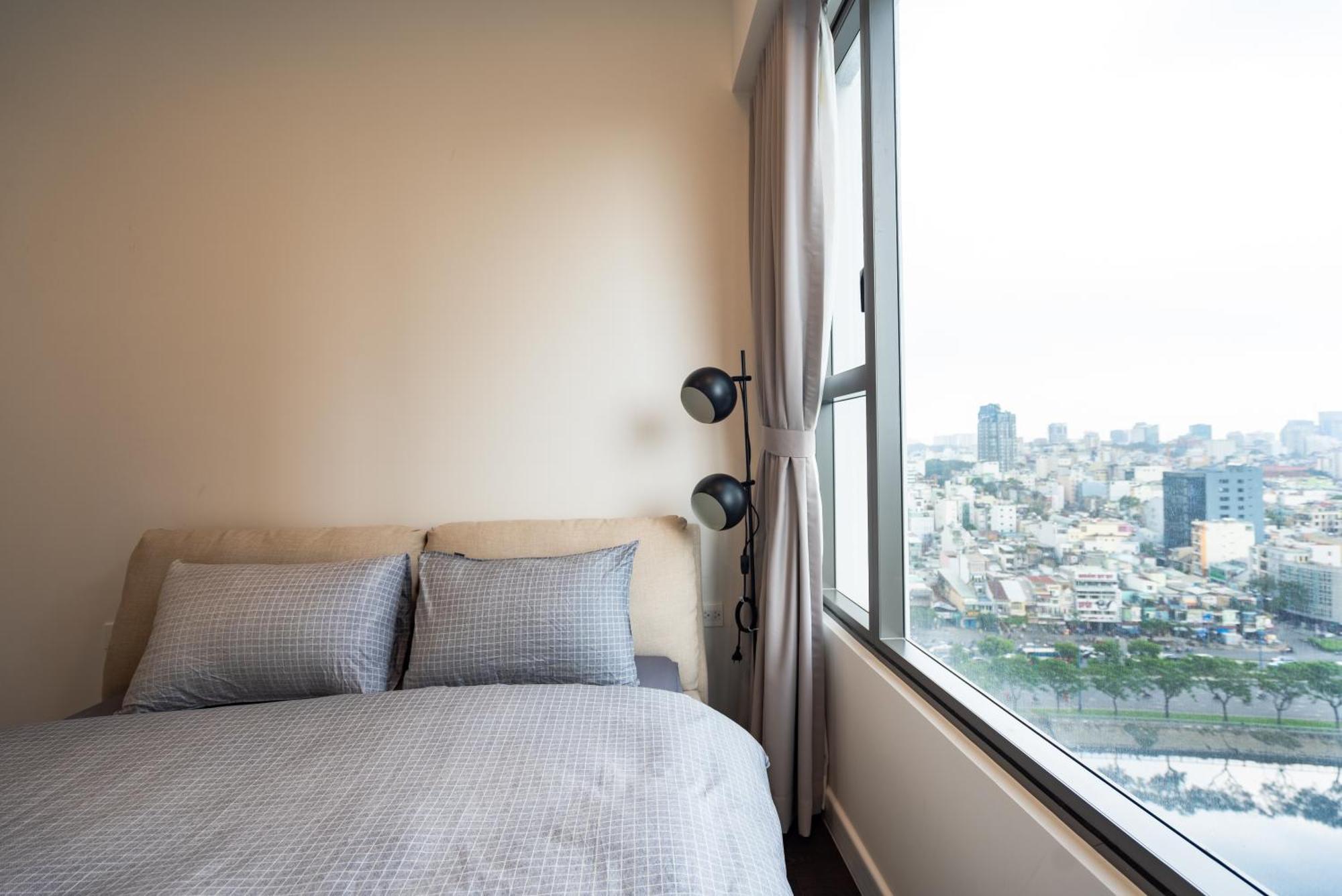 Central Business District Rivergate Apartment - Free Pickup & Pool ホーチミン市 エクステリア 写真