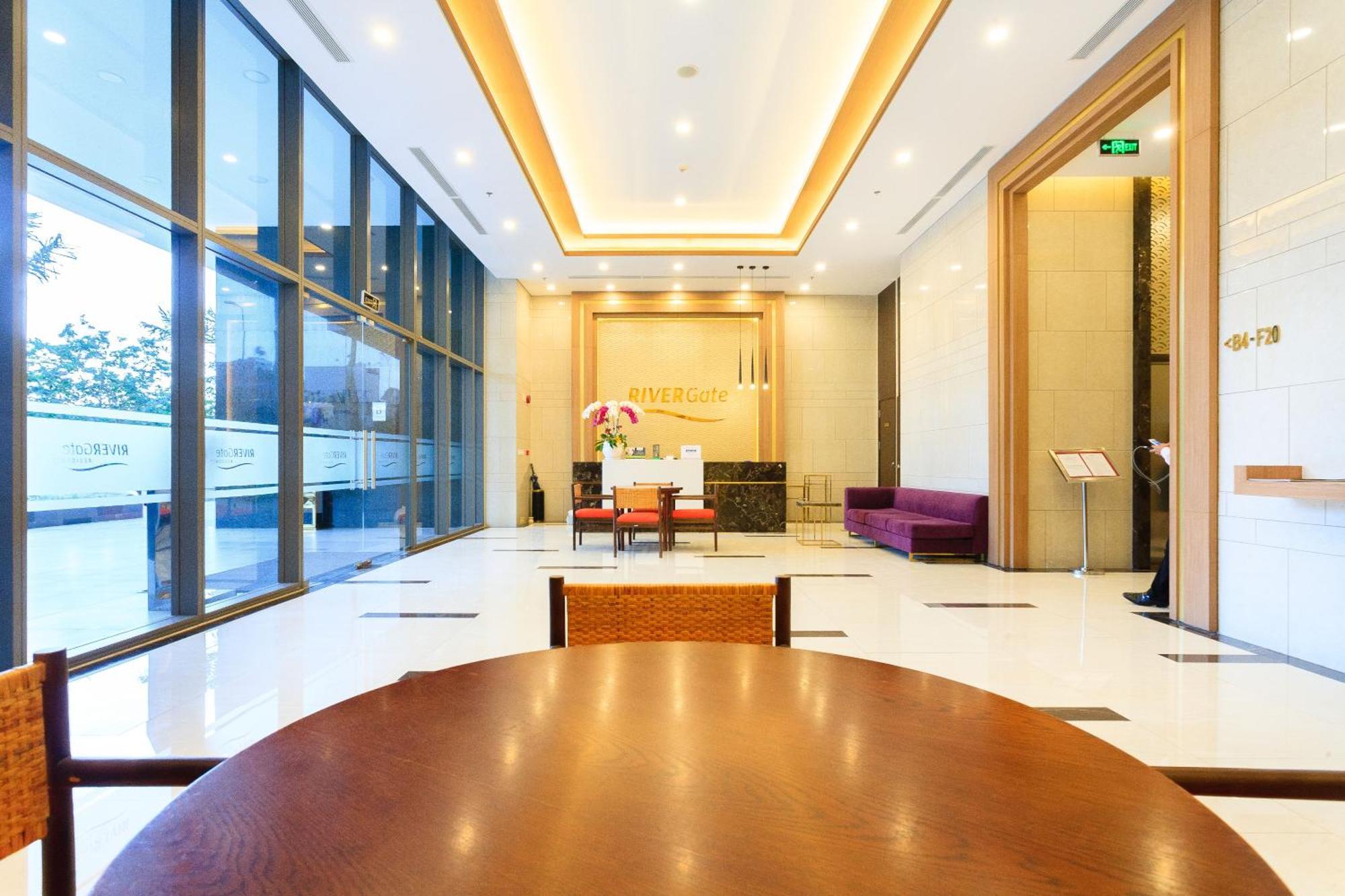 Central Business District Rivergate Apartment - Free Pickup & Pool ホーチミン市 エクステリア 写真