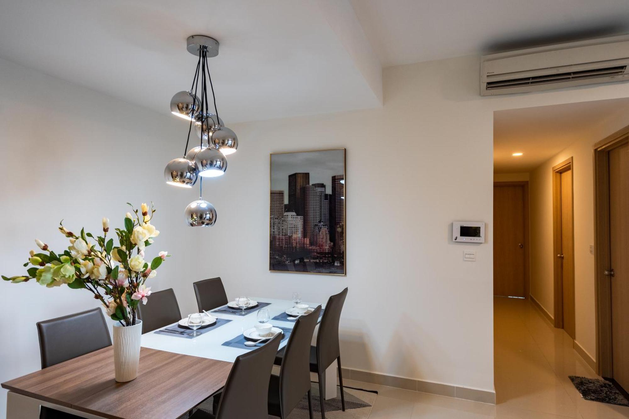 Central Business District Rivergate Apartment - Free Pickup & Pool ホーチミン市 エクステリア 写真