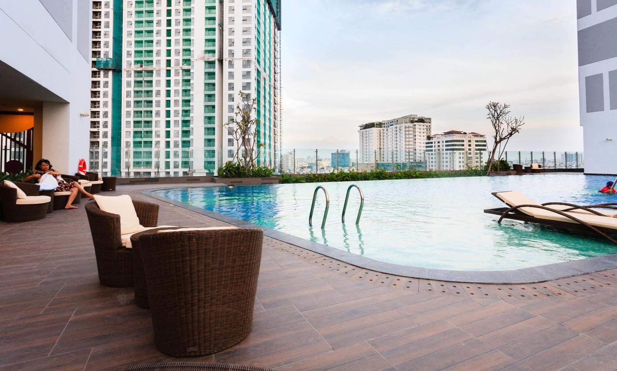 Central Business District Rivergate Apartment - Free Pickup & Pool ホーチミン市 エクステリア 写真